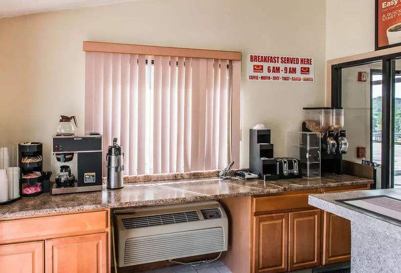 Отель Economy Inn