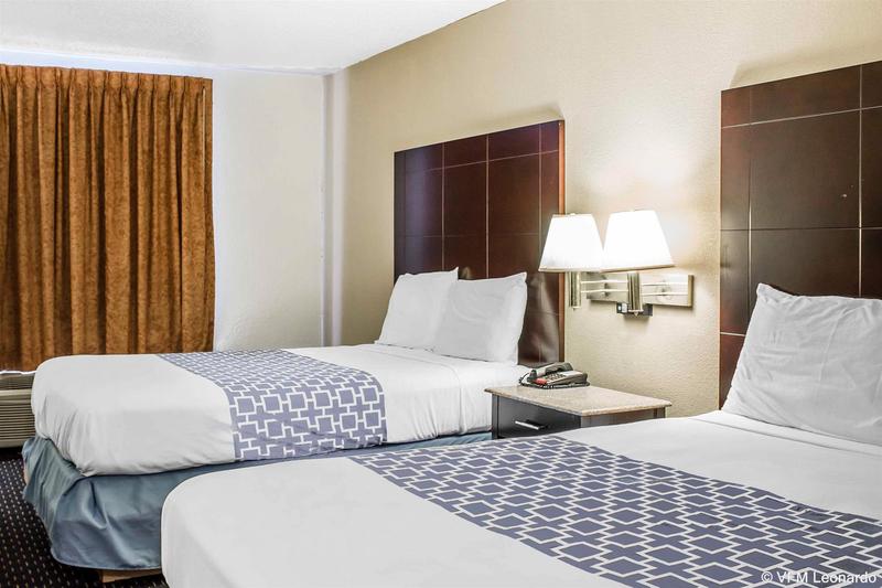 Отель Econo Lodge Scranton Near Montage Mountain