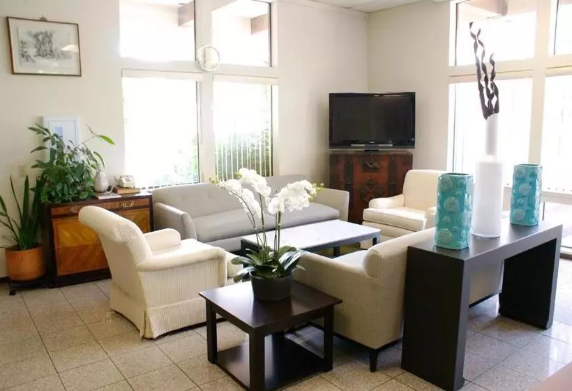 Hotelli Friendship Inn