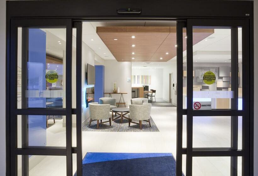 فندق Holiday Inn Express Roseville St. Paul, An Ihg