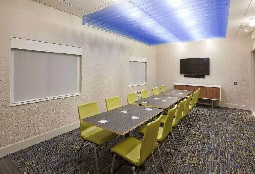 酒店 Holiday Inn Express Roseville St. Paul, An Ihg