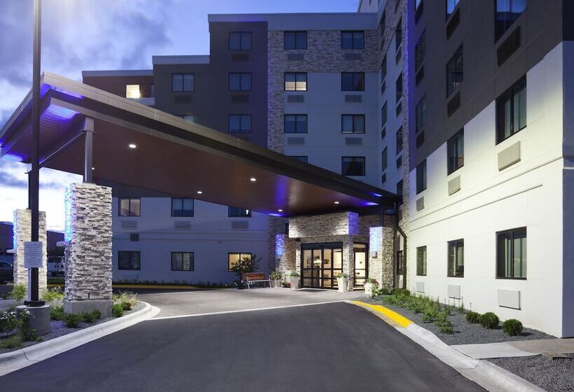 فندق Holiday Inn Express Roseville St. Paul, An Ihg