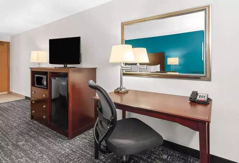 호텔 La Quinta By Wyndham Portland Nw