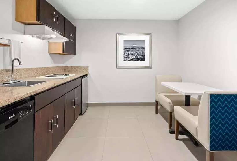 호텔 La Quinta By Wyndham Portland Nw