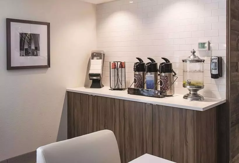 호텔 La Quinta By Wyndham Portland Nw