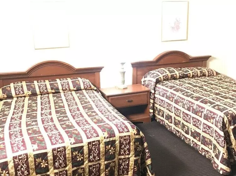 هتل Pennswoods Inn