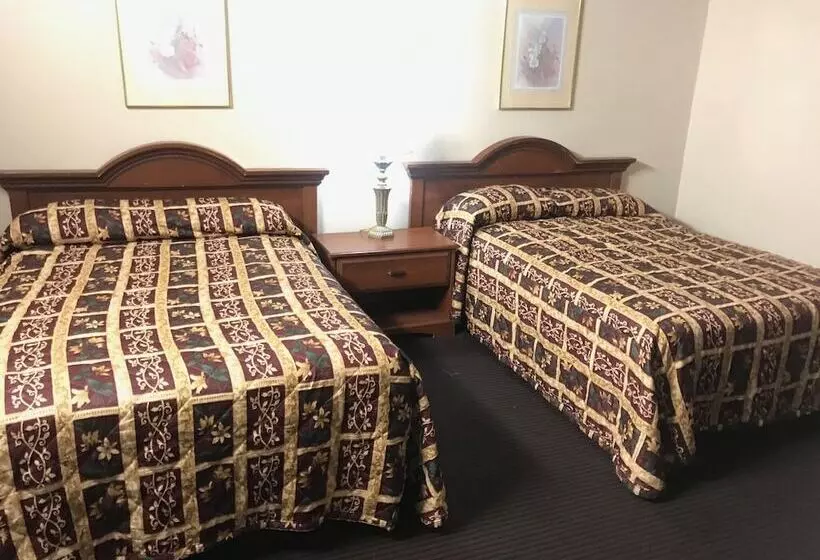 هتل Pennswoods Inn