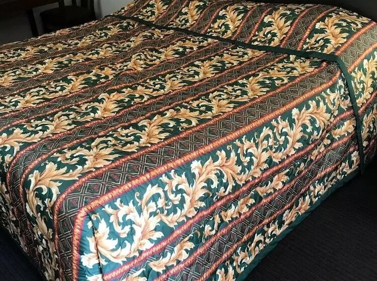 هتل Pennswoods Inn