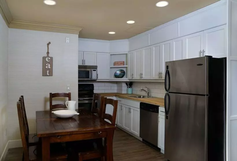 Prestige Beach House, Worldhotels Crafted