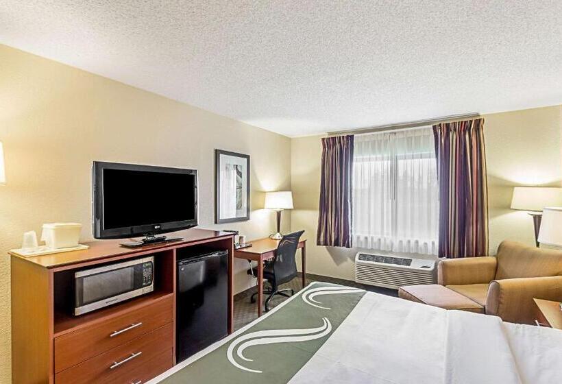فندق Quality Inn