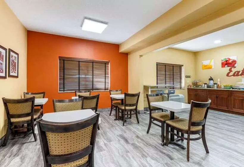 בית מלון כפרי Comfort Inn & Suites