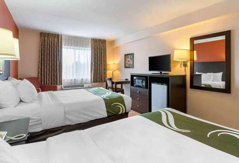 בית מלון כפרי Comfort Inn & Suites