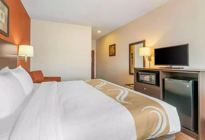 בית מלון כפרי Comfort Inn & Suites