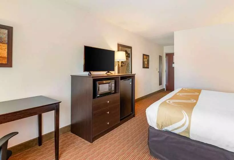 בית מלון כפרי Comfort Inn & Suites