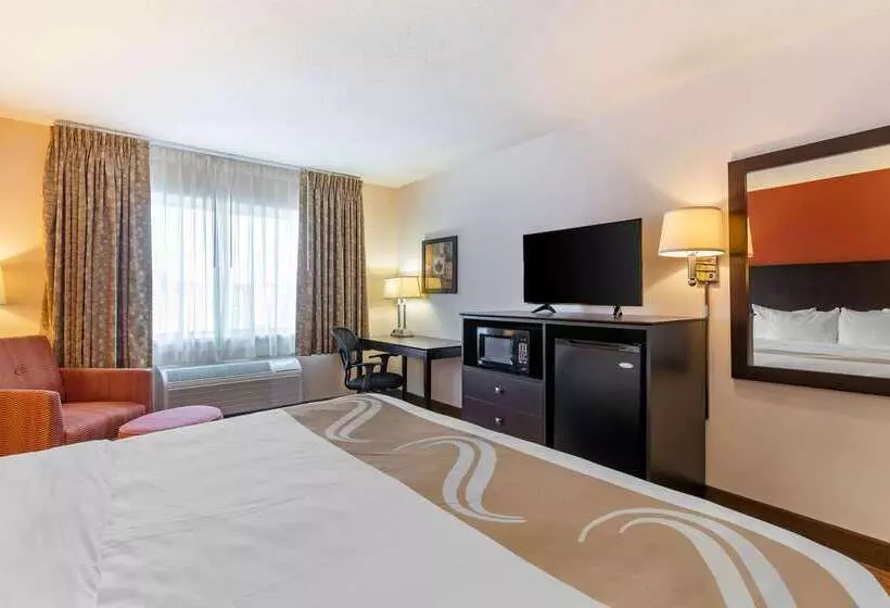 בית מלון כפרי Comfort Inn & Suites