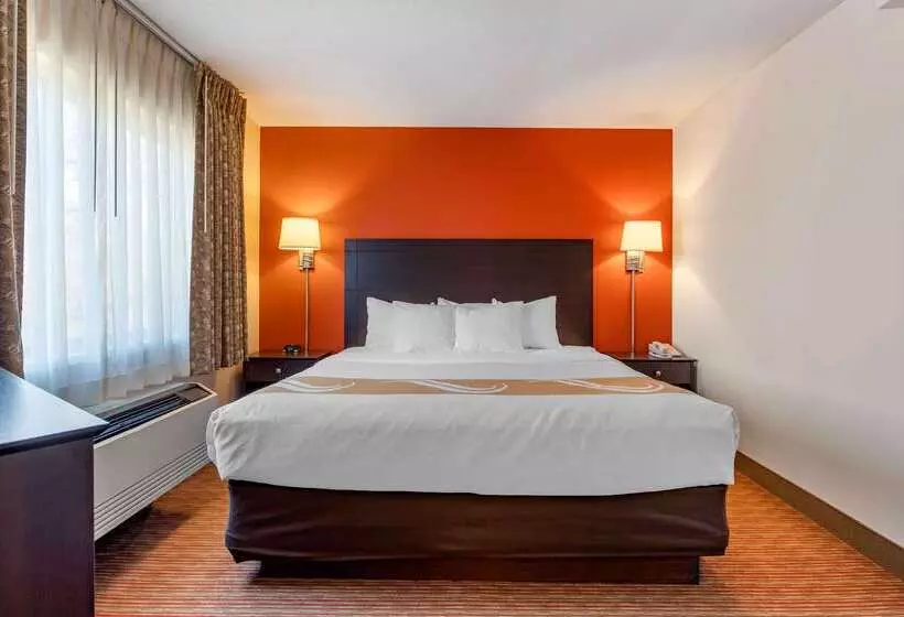 בית מלון כפרי Comfort Inn & Suites