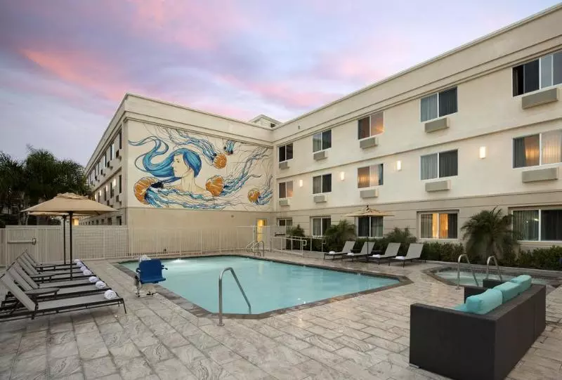 Redondo Beach Hotel, Tapestry Collection By Hilton