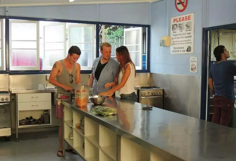 ホテル Reef Lodge Backpackers