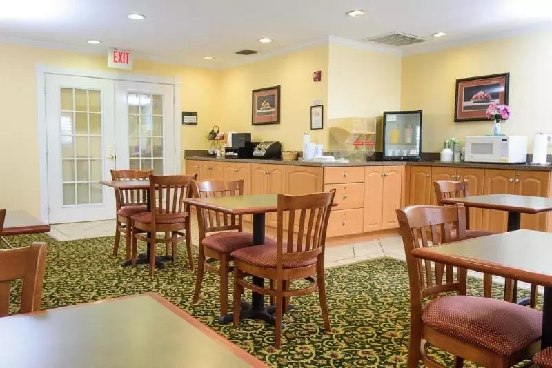 Roadstar Hotel Zephyrhills