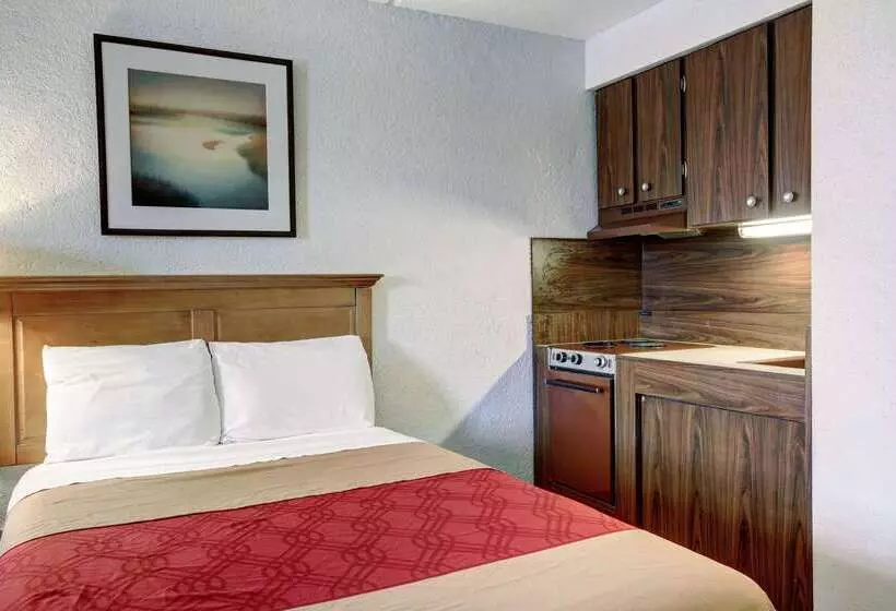 هتل Rodeway Inn New Braunfels