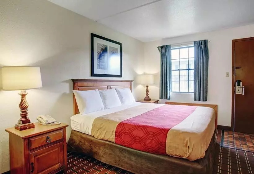 هتل Rodeway Inn New Braunfels