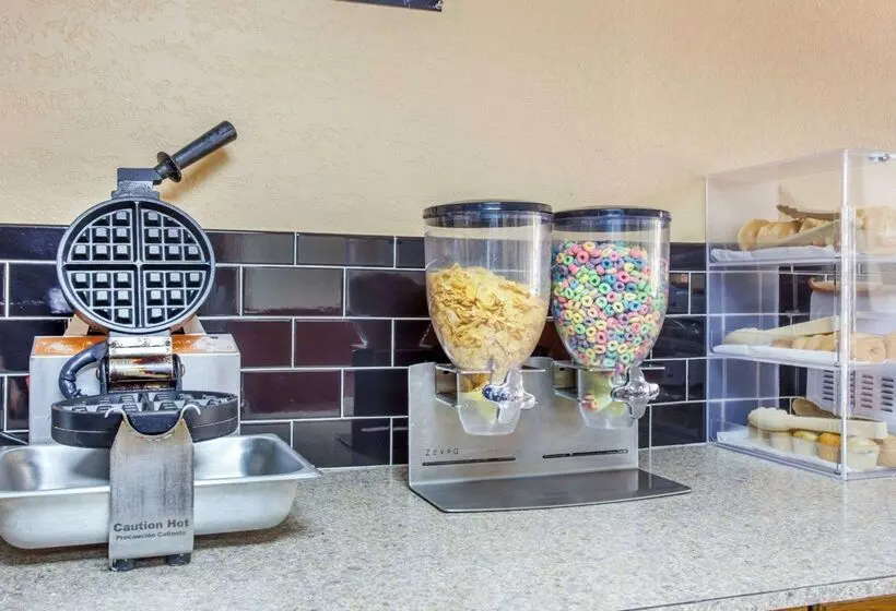 호텔 Rodeway Inn Stone Mountain