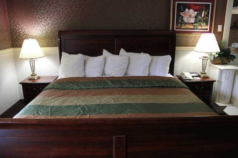 فندق Rodeway Inn & Suites