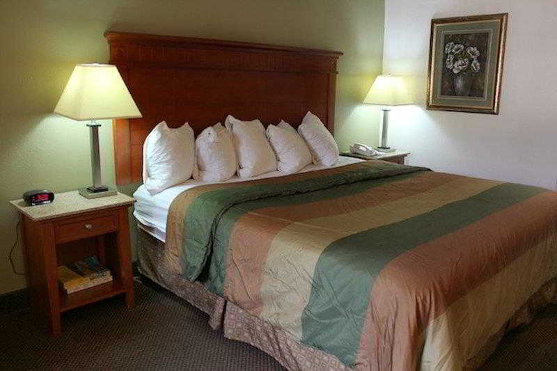 فندق Rodeway Inn & Suites