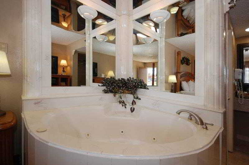 فندق Rodeway Inn & Suites