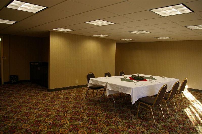 Sturbridge Host Hotel And Conference Center