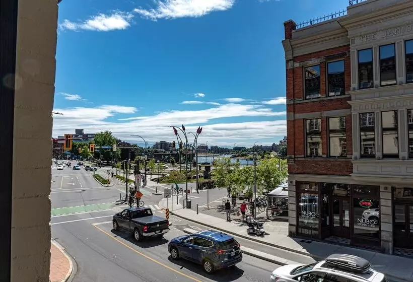 Отель Swans Brewery, Pub &