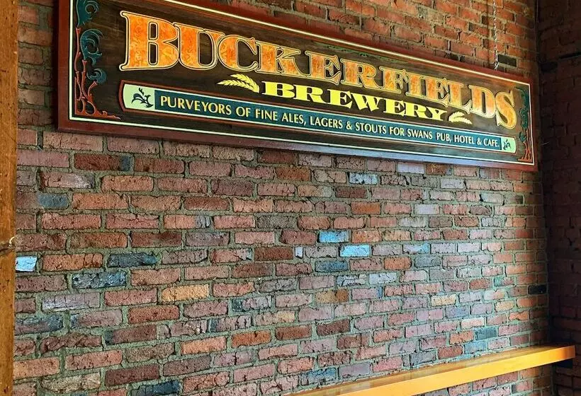 Отель Swans Brewery, Pub &