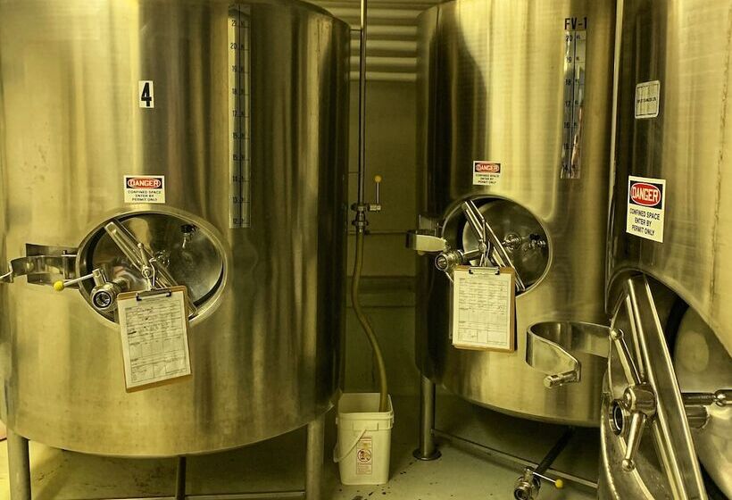 בית מלון כפרי Swans Brewery, Pub &