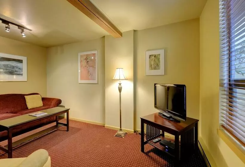 Отель Swans Brewery, Pub &