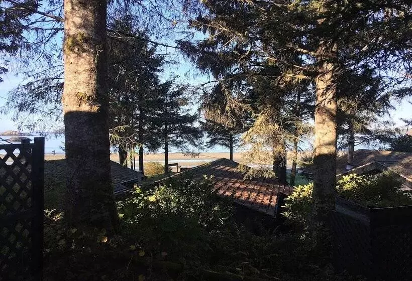 Mackenzie Beach Resort