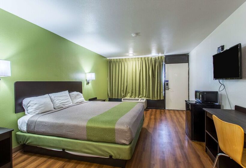 فندق Rodeway Inn