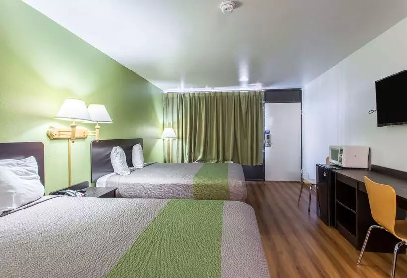 Отель Rodeway Inn