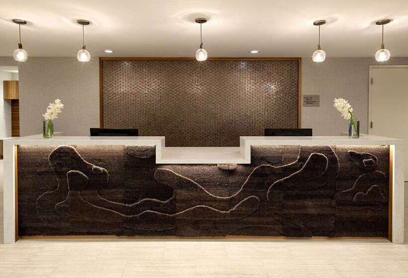 Redondo Beach Hotel, Tapestry Collection By Hilton