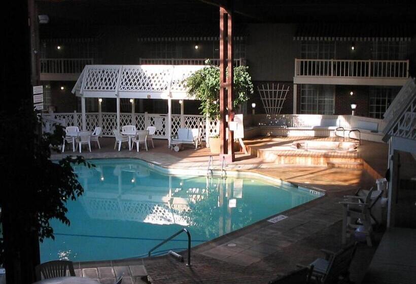 Sturbridge Host Hotel And Conference Center