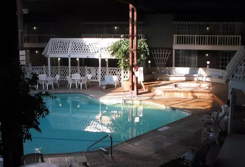 Sturbridge Host Hotel And Conference Center