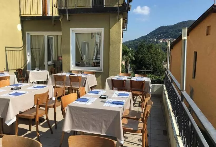 ホテル Albergo Ristorante Belcantone