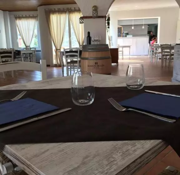 ホテル Albergo Ristorante Belcantone