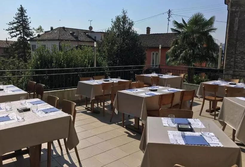 ホテル Albergo Ristorante Belcantone
