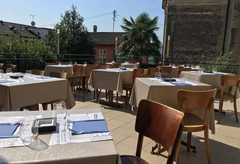 ホテル Albergo Ristorante Belcantone