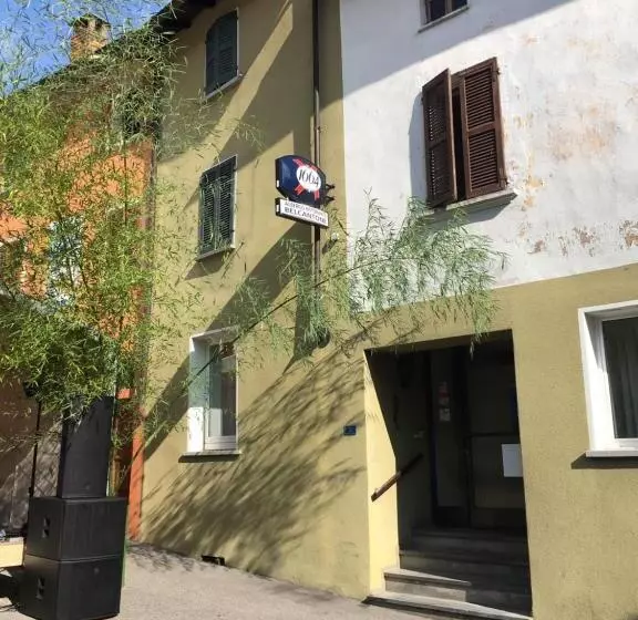ホテル Albergo Ristorante Belcantone