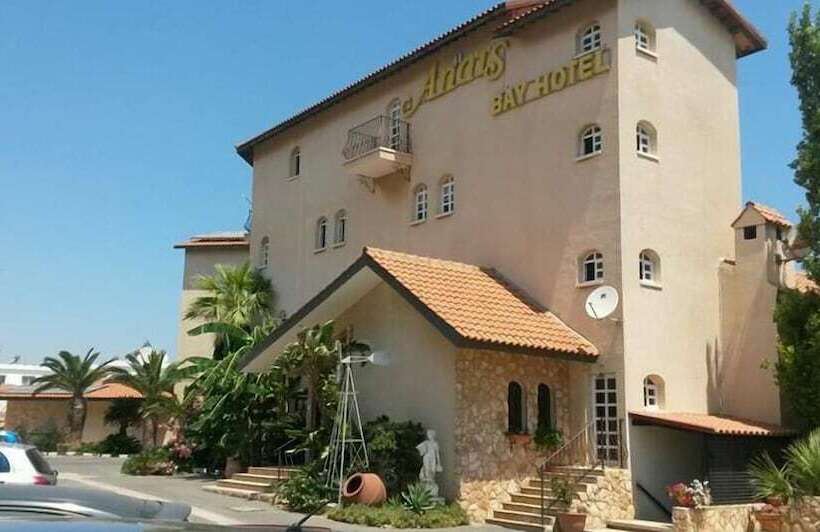 هتل Anais Bay