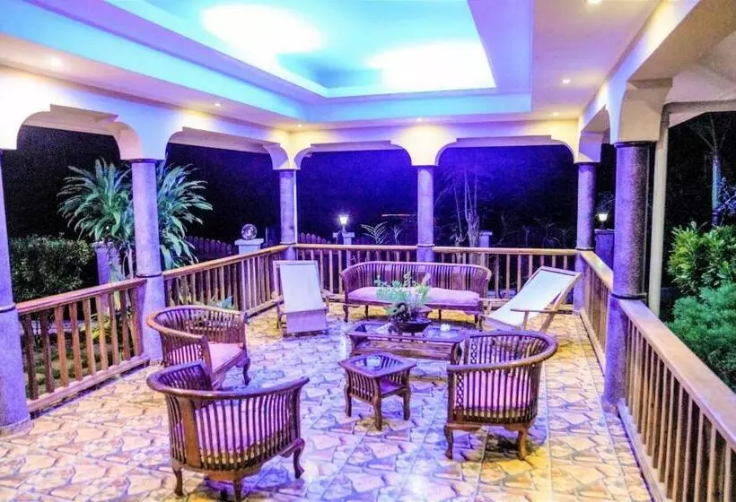 هتل Bernique Guesthouse