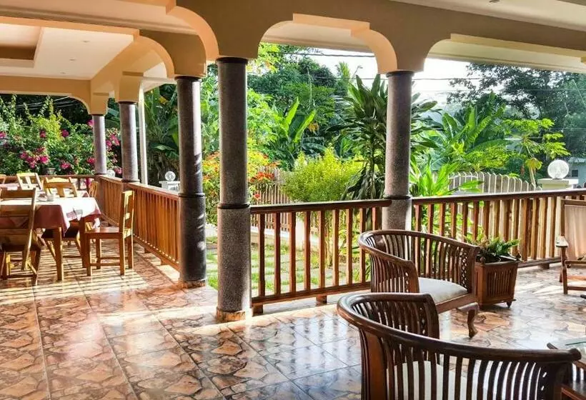 هتل Bernique Guesthouse