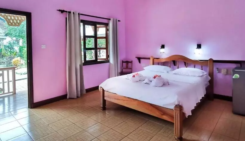 هتل Bernique Guesthouse