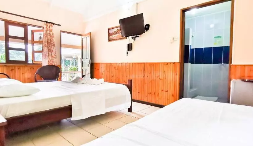 هتل Bernique Guesthouse